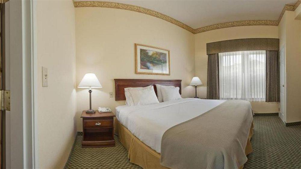 Express & St. Louis West-o'fallon By Ihg 2*